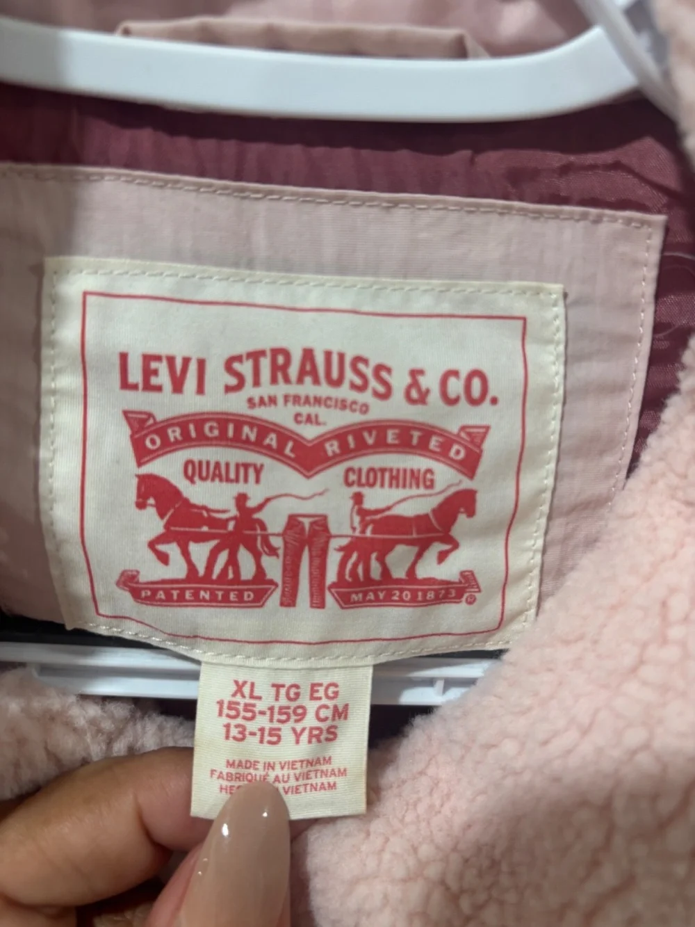 Levis *no refunds*